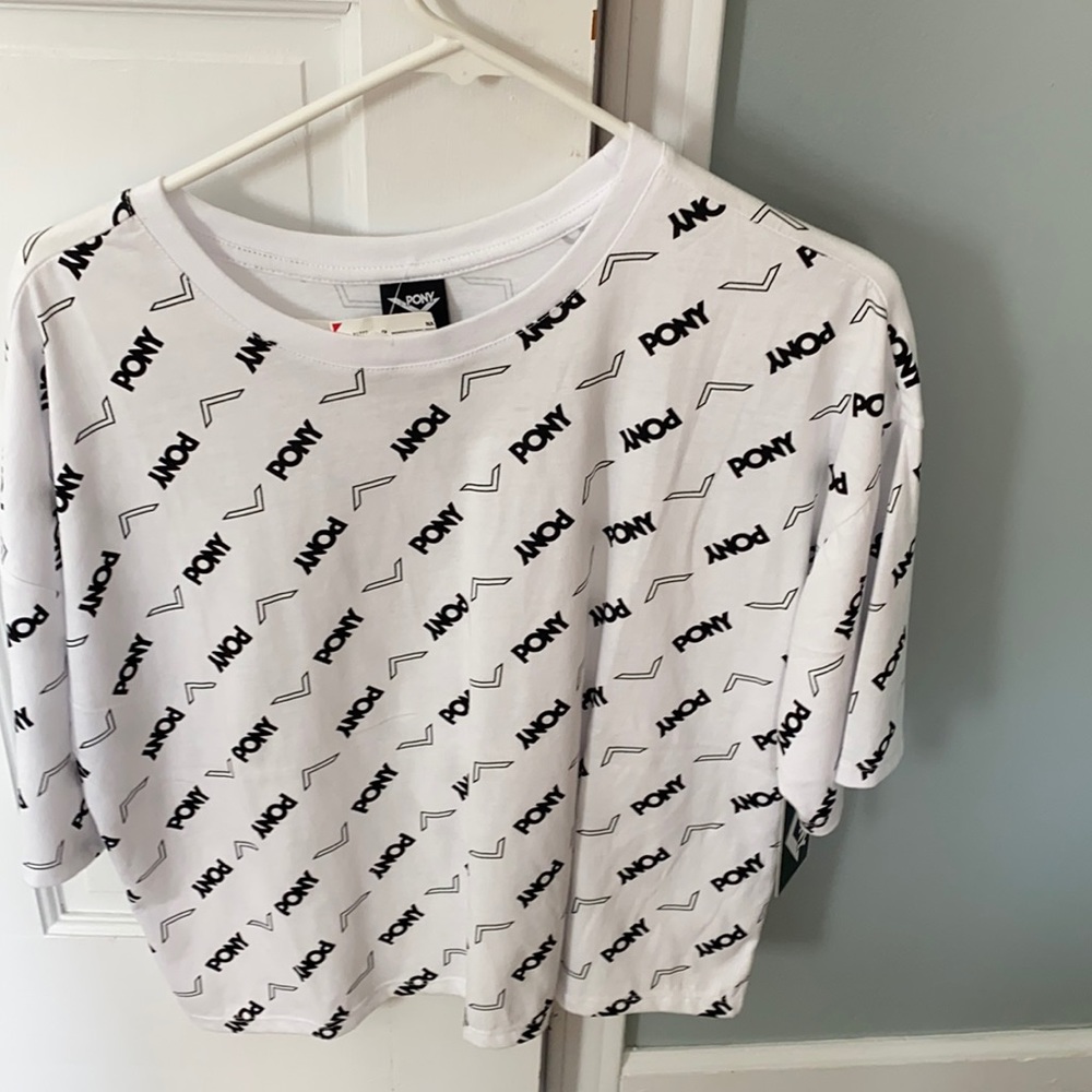 Never worn still have tags on it, no stains